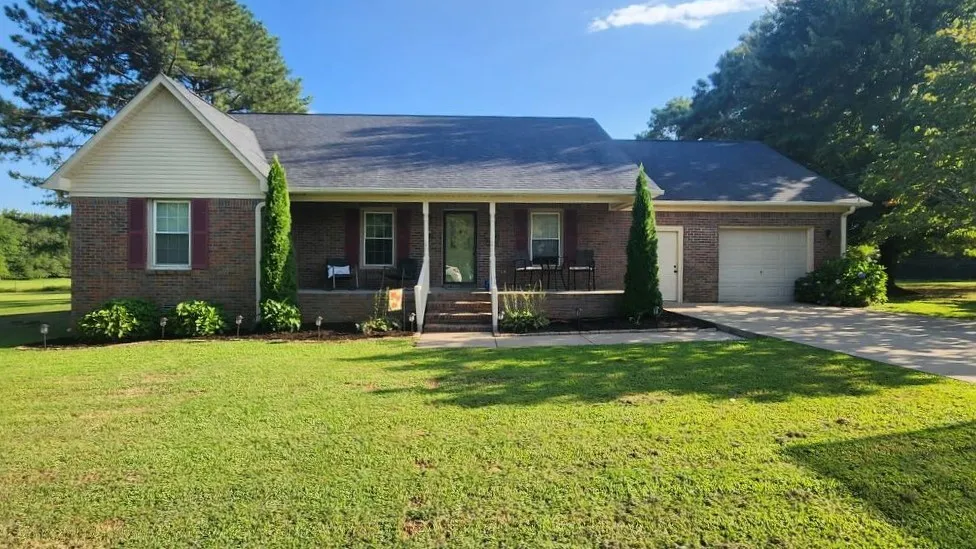 4023 Belle Orchard Dr Fayetteville, TN 37334