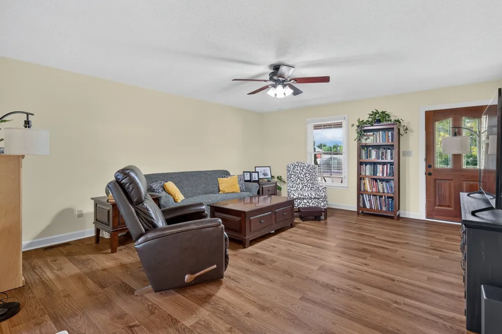 4023 Belle Orchard Dr Fayetteville, TN 37334
