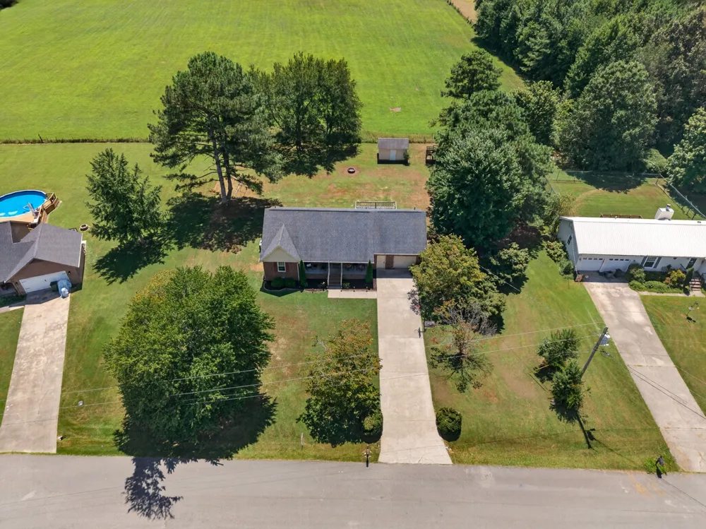 4023 Belle Orchard Dr Fayetteville, TN 37334