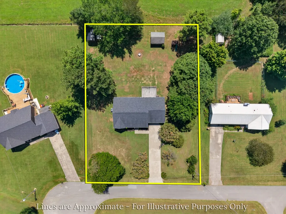 4023 Belle Orchard Dr Fayetteville, TN 37334