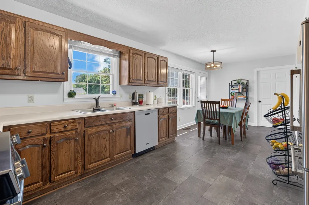 4023 Belle Orchard Dr Fayetteville, TN 37334