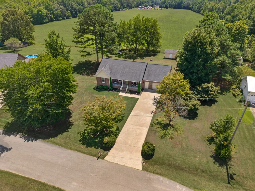 4023 Belle Orchard Dr Fayetteville, TN 37334