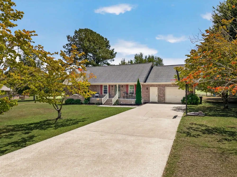 4023 Belle Orchard Dr Fayetteville, TN 37334