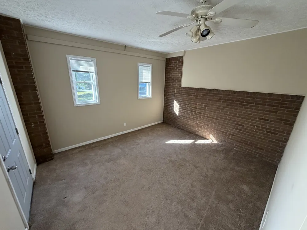 2128 Lambert Dr Westmoreland, TN 37186