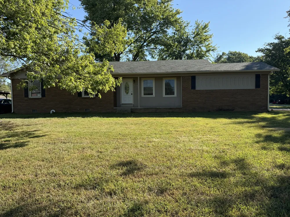 2128 Lambert Dr Westmoreland, TN 37186