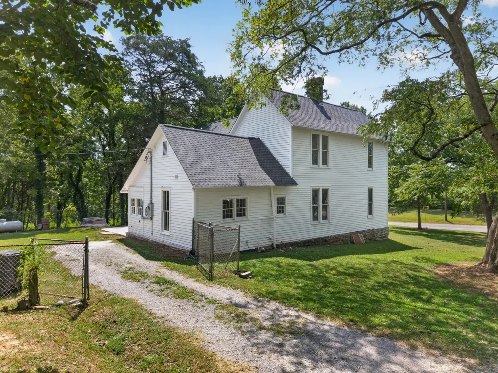 142 Eldad Rd Fayetteville, TN 37334