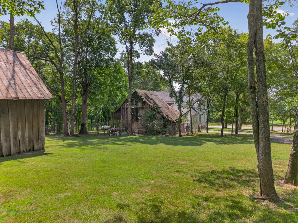 142 Eldad Rd Fayetteville, TN 37334