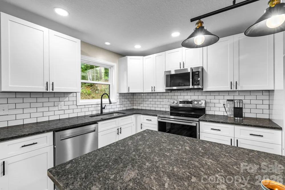 431 Judds Trail Franklin, NC 28734