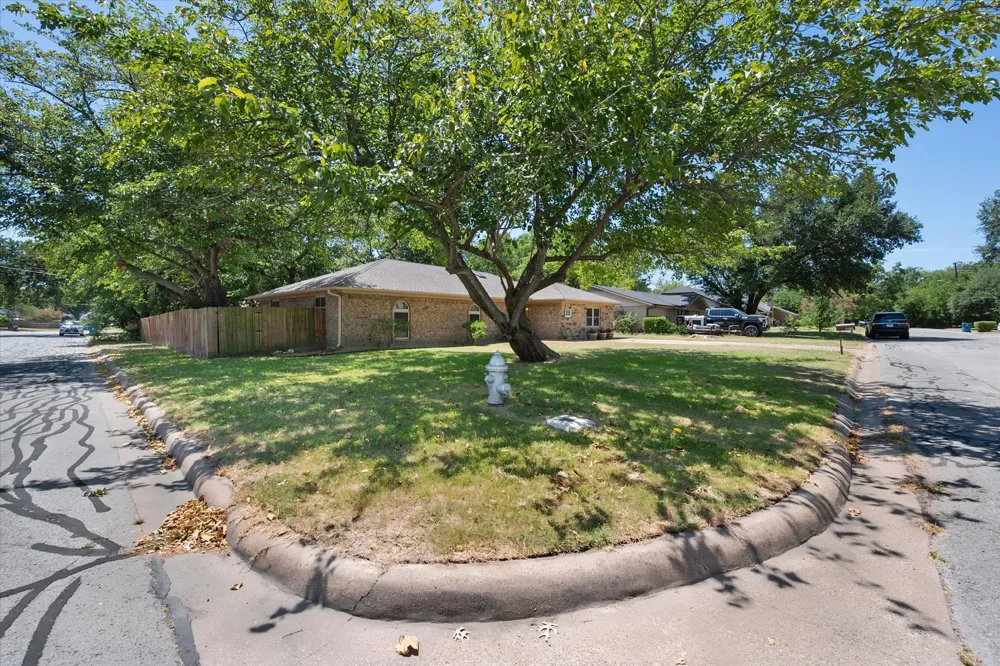 401 Hutson Drive Corsicana, TX 75110