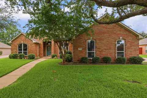 1612 Twin Oaks Drive