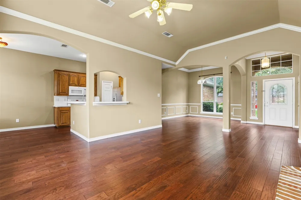 1612 Twin Oaks Drive Cleburne, TX 76033