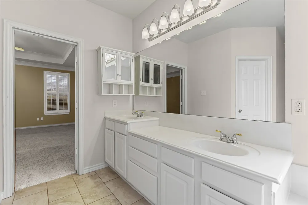 1612 Twin Oaks Drive Cleburne, TX 76033