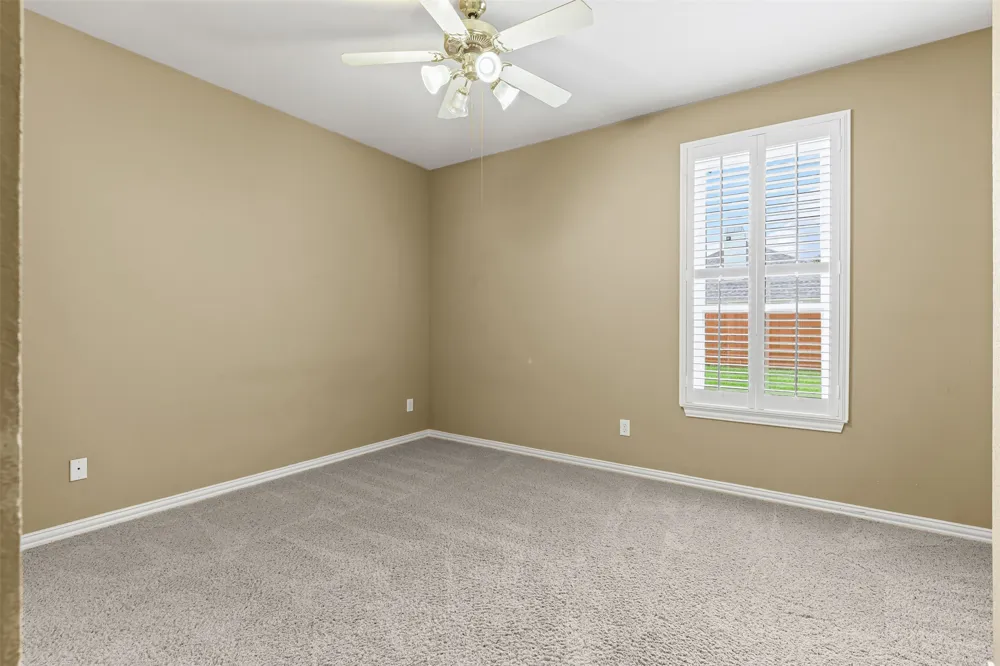 1612 Twin Oaks Drive Cleburne, TX 76033
