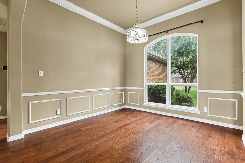 1612 Twin Oaks Drive Cleburne, TX 76033