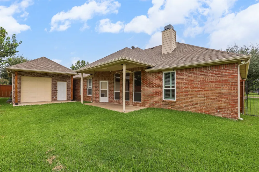 1612 Twin Oaks Drive Cleburne, TX 76033