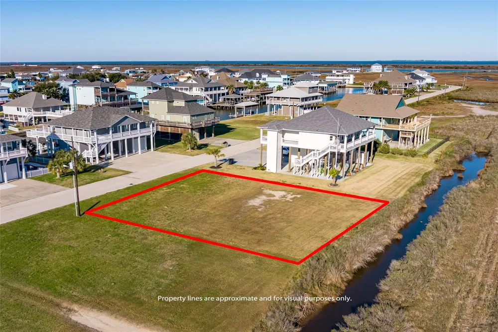1170 Lagoon Drive Crystal Beach, TX 77650