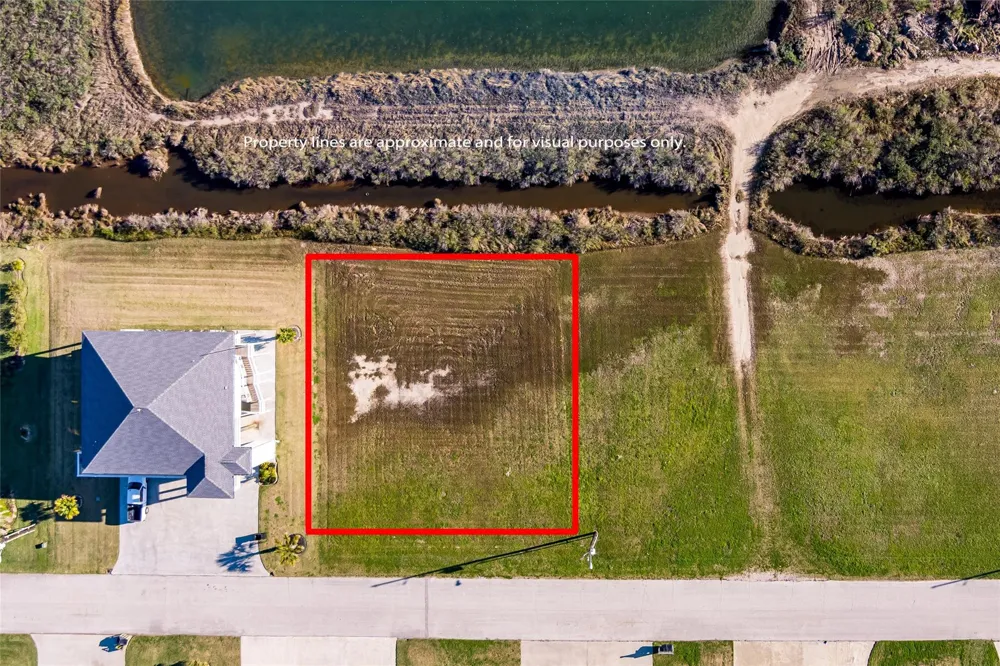 1170 Lagoon Drive Crystal Beach, TX 77650