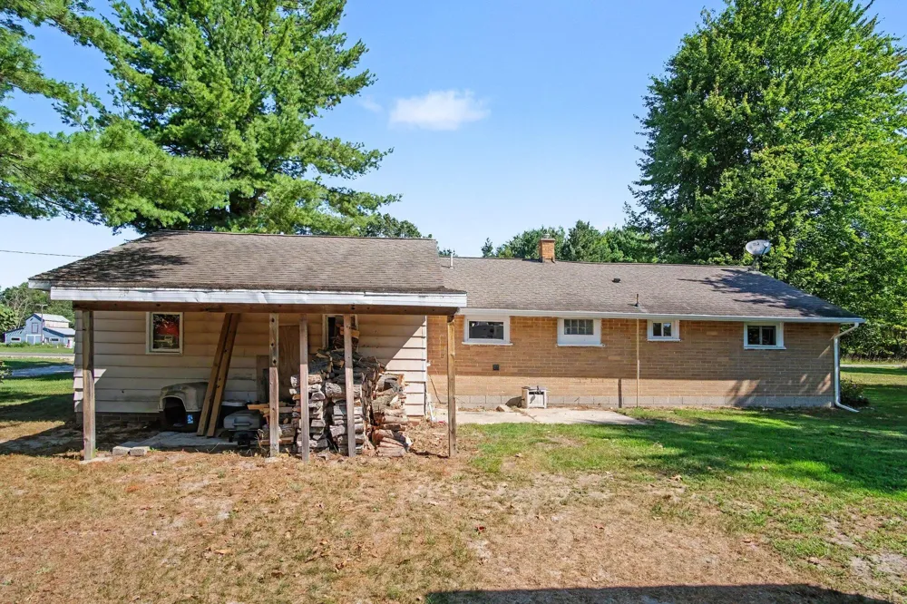 8151 Marvin Road Holton, MI 49425