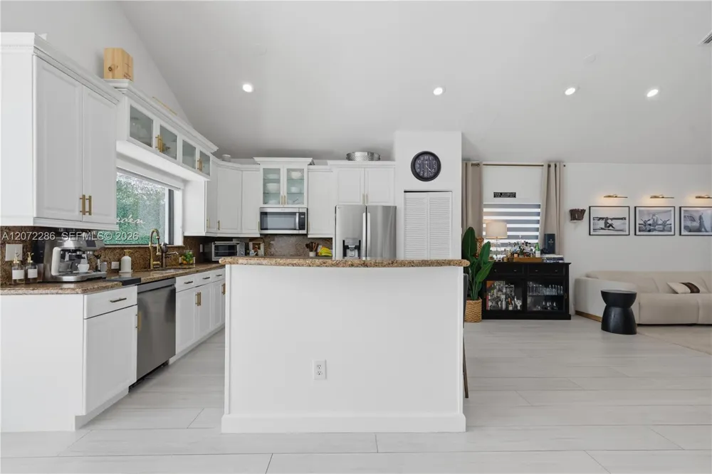 226 SW 180th Ave Pembroke Pines, FL 33029