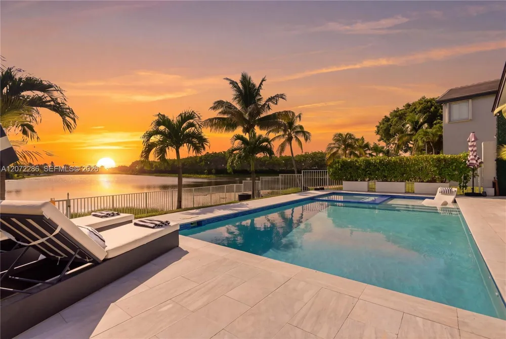 226 SW 180th Ave Pembroke Pines, FL 33029