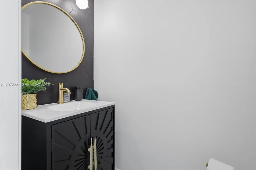 226 SW 180th Ave Pembroke Pines, FL 33029