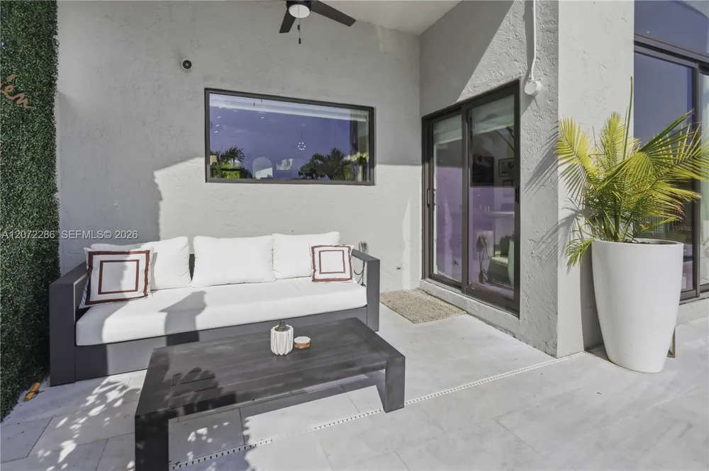 226 SW 180th Ave Pembroke Pines, FL 33029