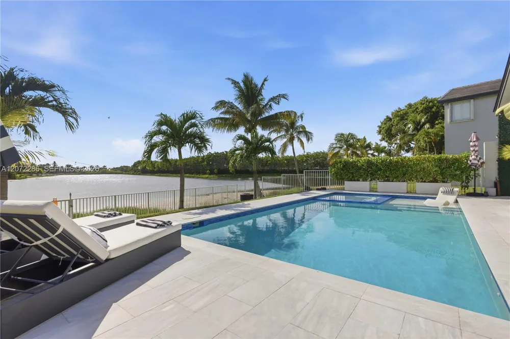 226 SW 180th Ave Pembroke Pines, FL 33029