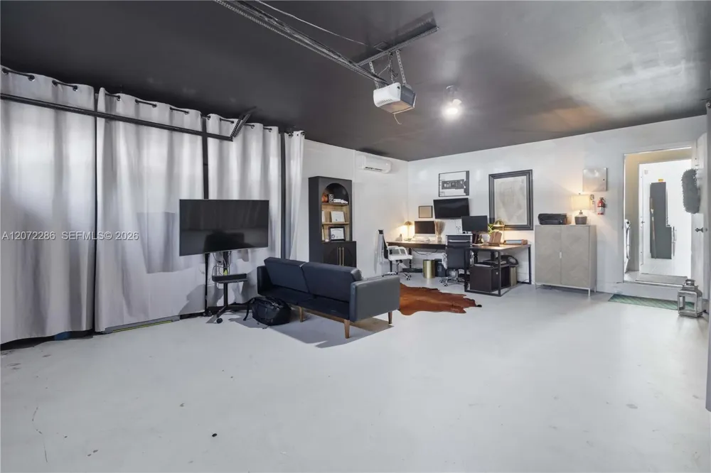 226 SW 180th Ave Pembroke Pines, FL 33029