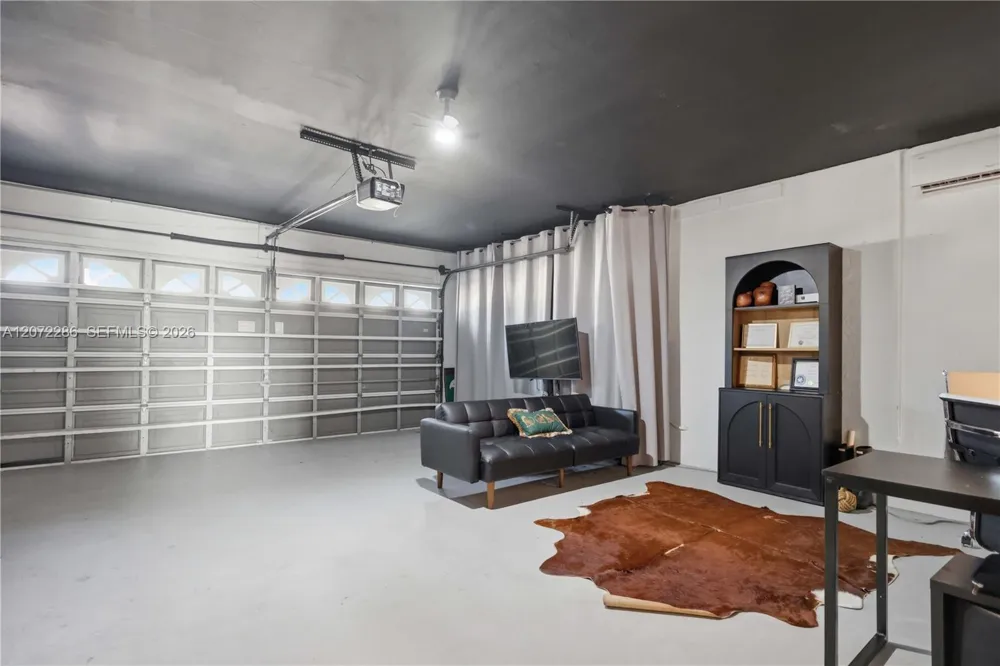 226 SW 180th Ave Pembroke Pines, FL 33029