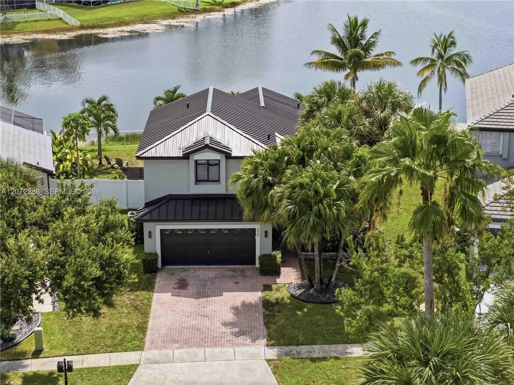 226 SW 180th Ave Pembroke Pines, FL 33029
