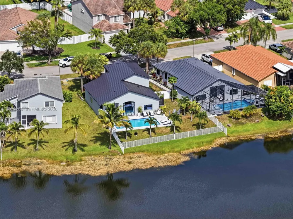 226 SW 180th Ave Pembroke Pines, FL 33029