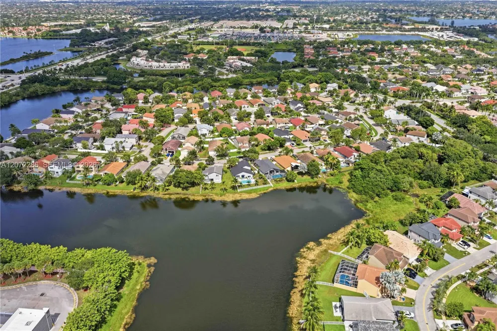 226 SW 180th Ave Pembroke Pines, FL 33029
