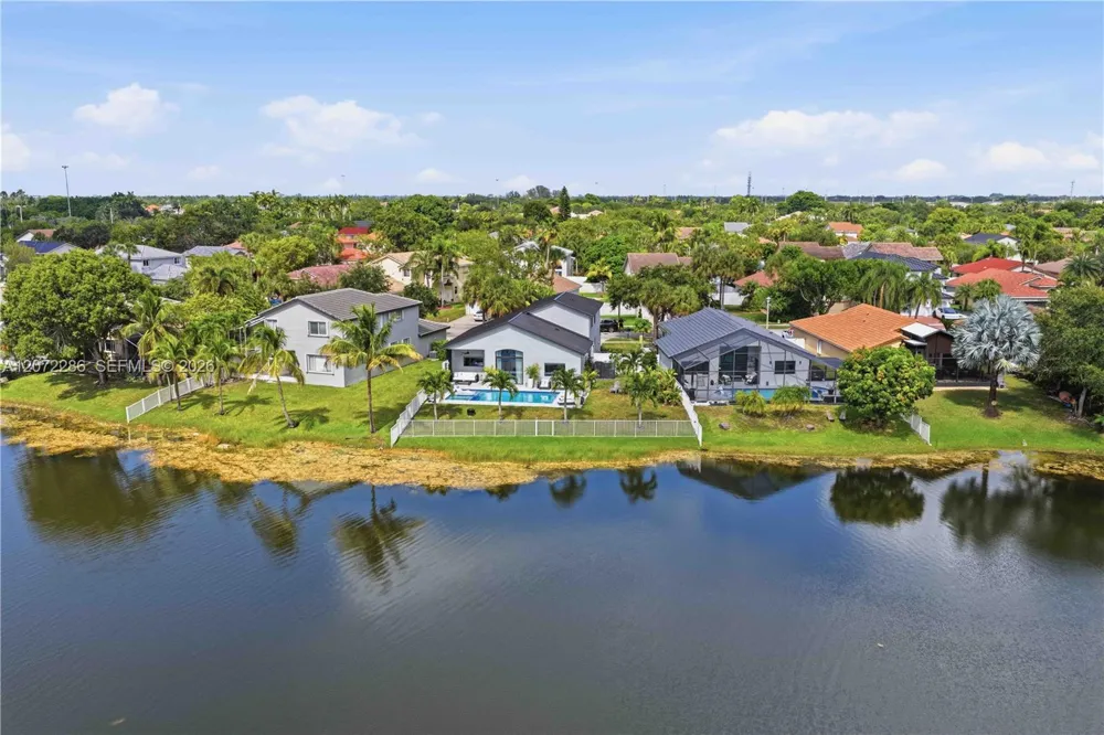 226 SW 180th Ave Pembroke Pines, FL 33029