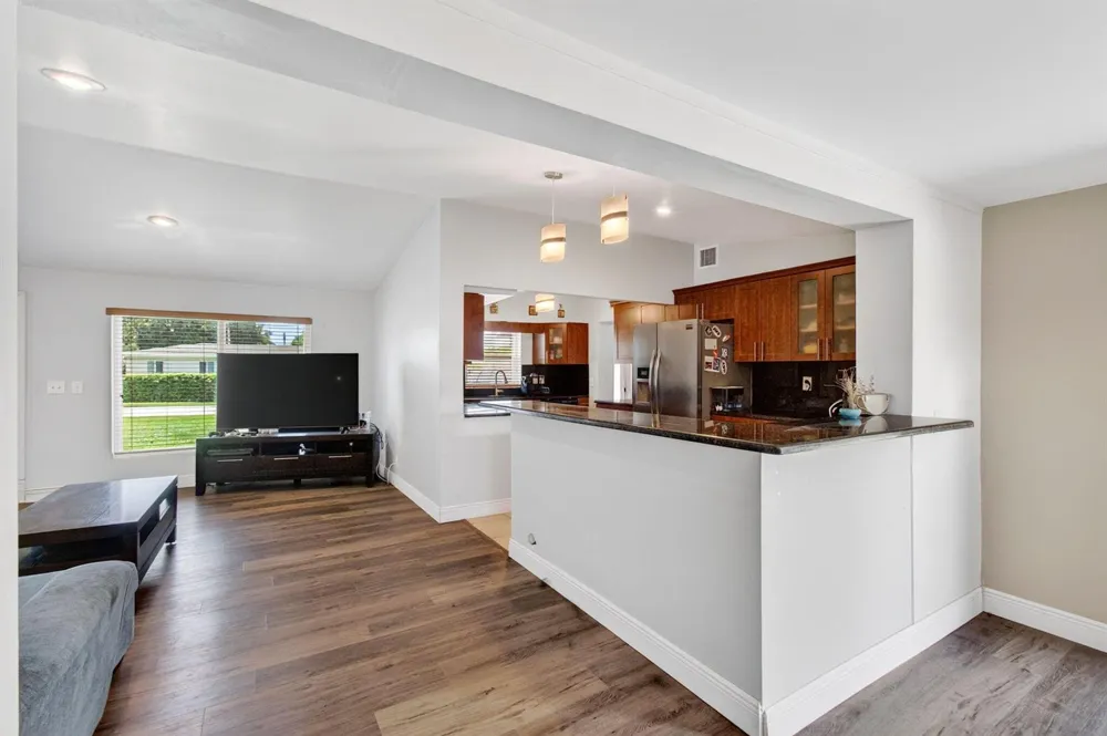 2521 Myrica Road West Palm Beach, FL 33406
