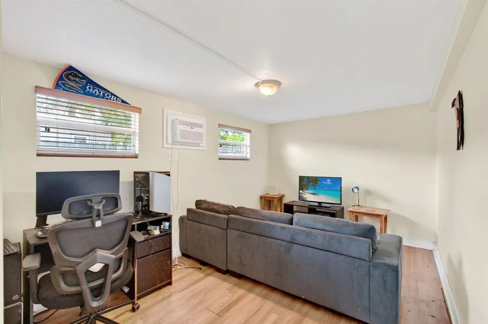 2521 Myrica Road West Palm Beach, FL 33406