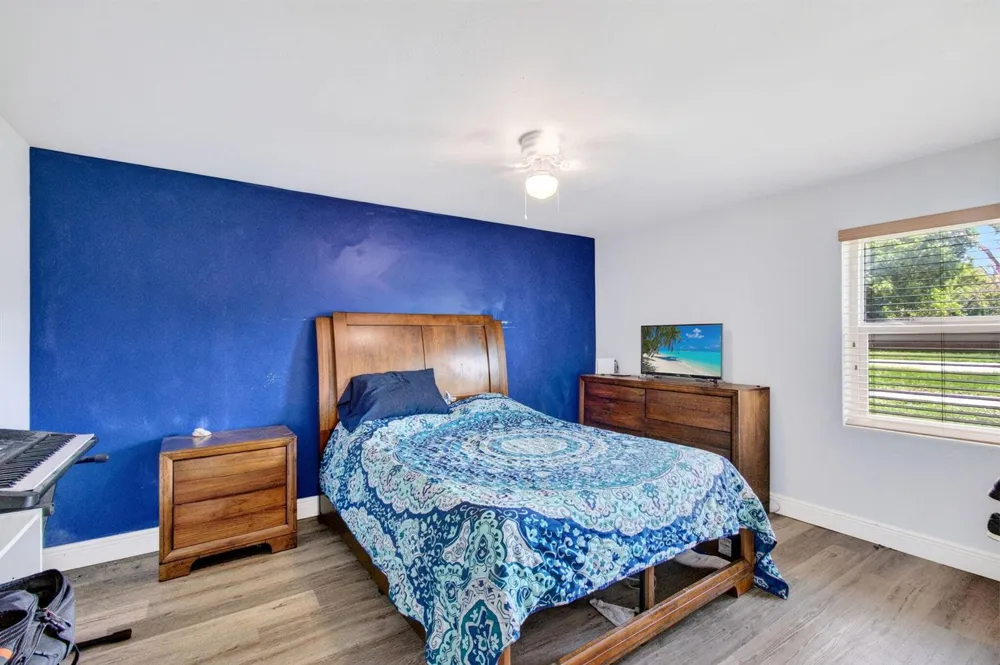 2521 Myrica Road West Palm Beach, FL 33406