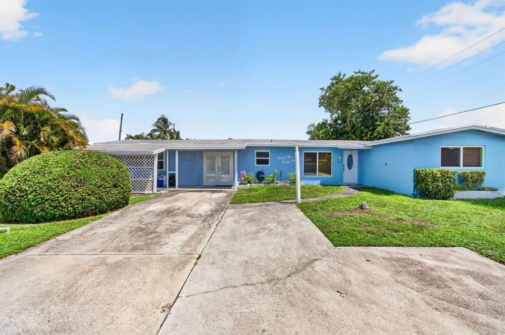 2521 Myrica Road West Palm Beach, FL 33406