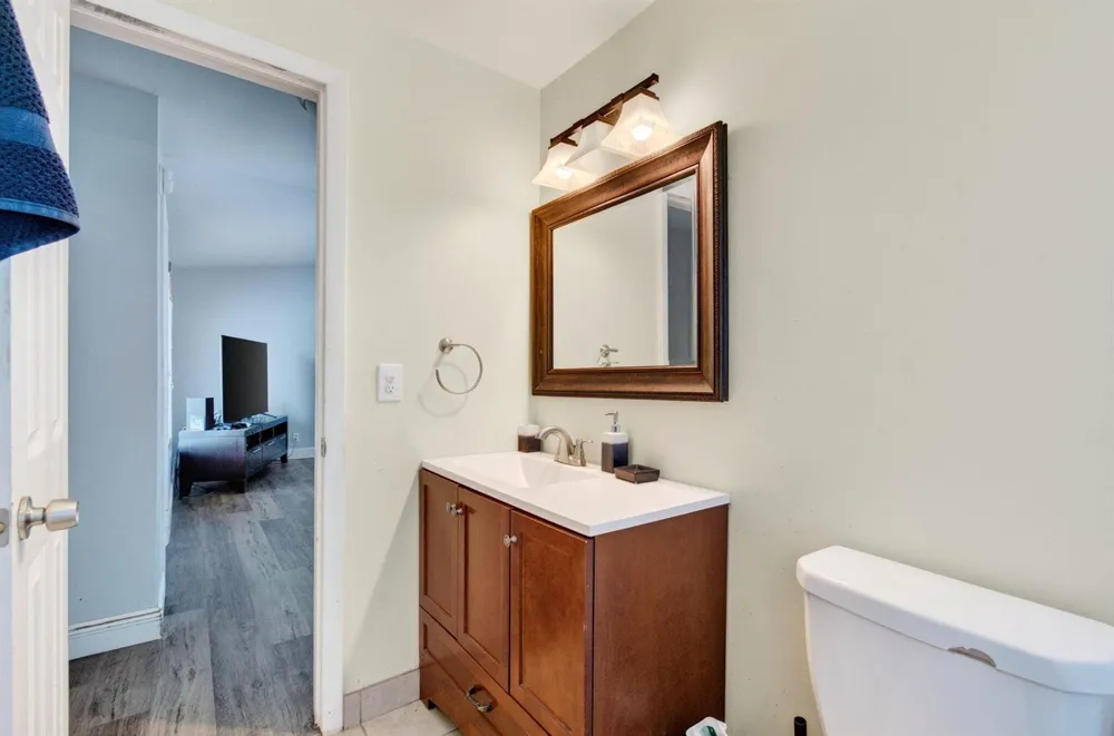 2521 Myrica Road West Palm Beach, FL 33406