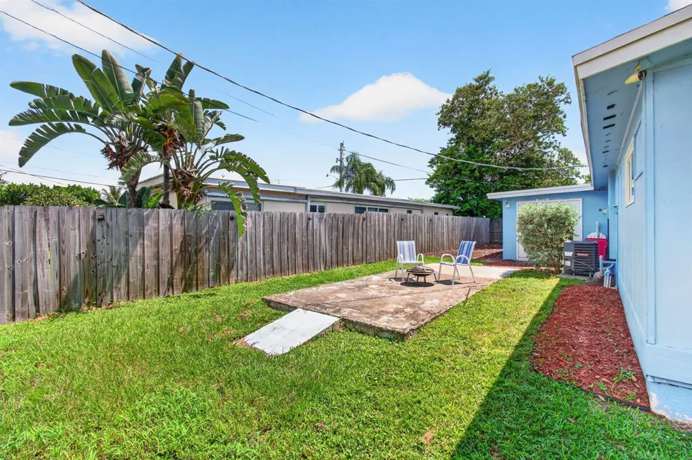 2521 Myrica Road West Palm Beach, FL 33406