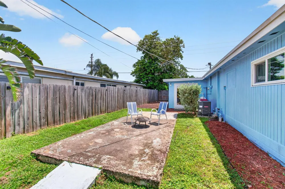 2521 Myrica Road West Palm Beach, FL 33406