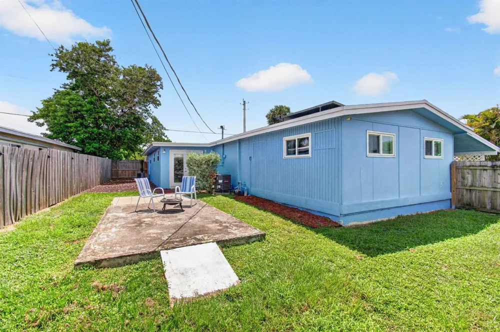 2521 Myrica Road West Palm Beach, FL 33406