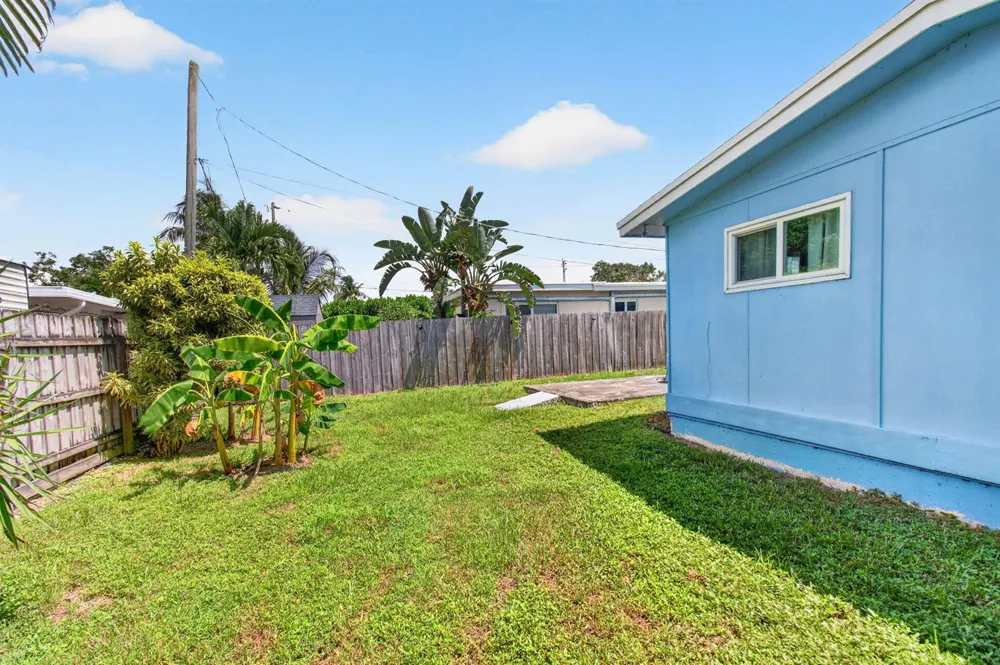 2521 Myrica Road West Palm Beach, FL 33406