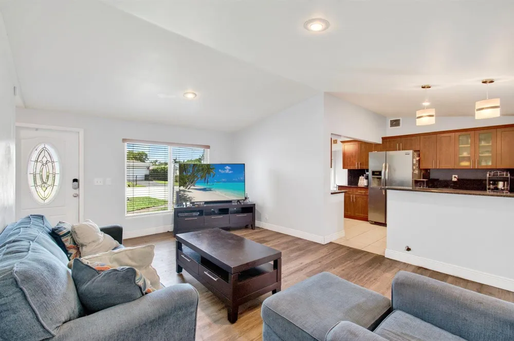 2521 Myrica Road West Palm Beach, FL 33406