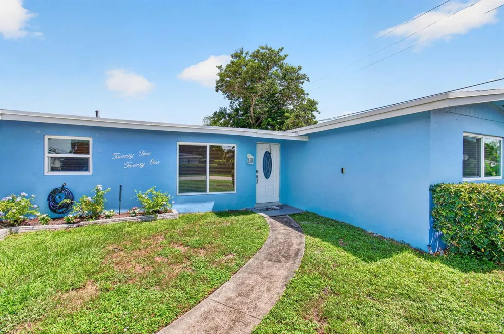 2521 Myrica Road West Palm Beach, FL 33406