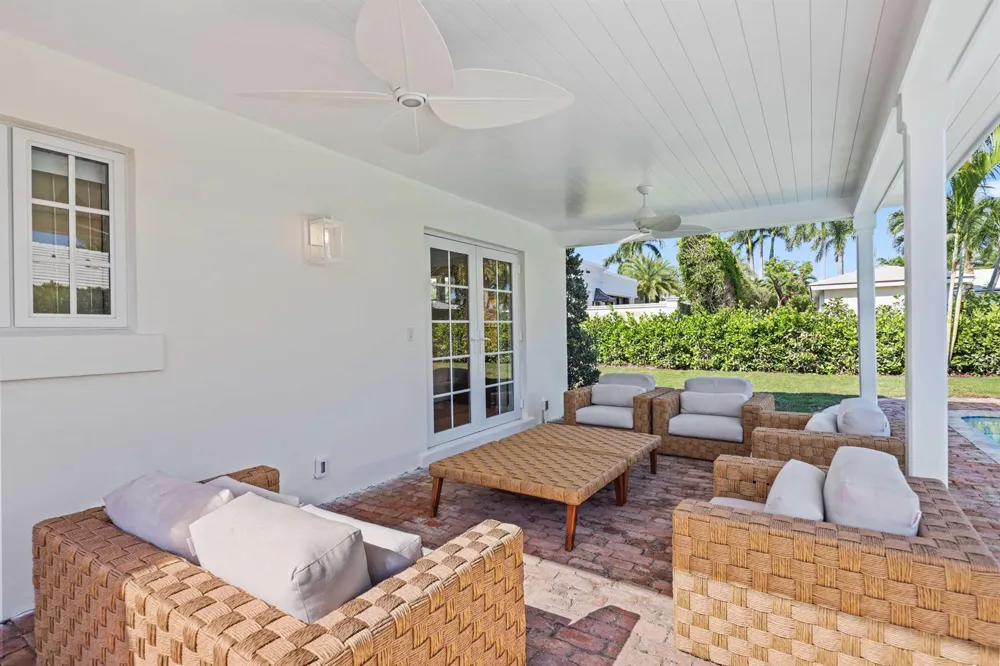 257 Via Linda Palm Beach, FL 33480
