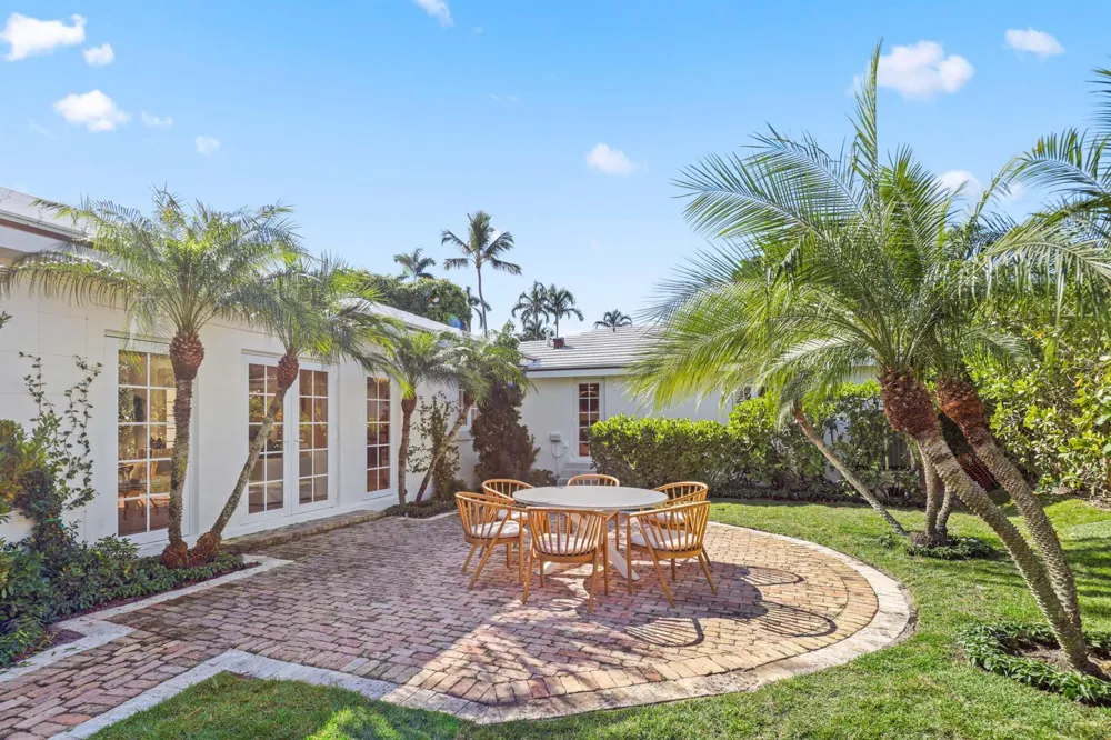 257 Via Linda Palm Beach, FL 33480