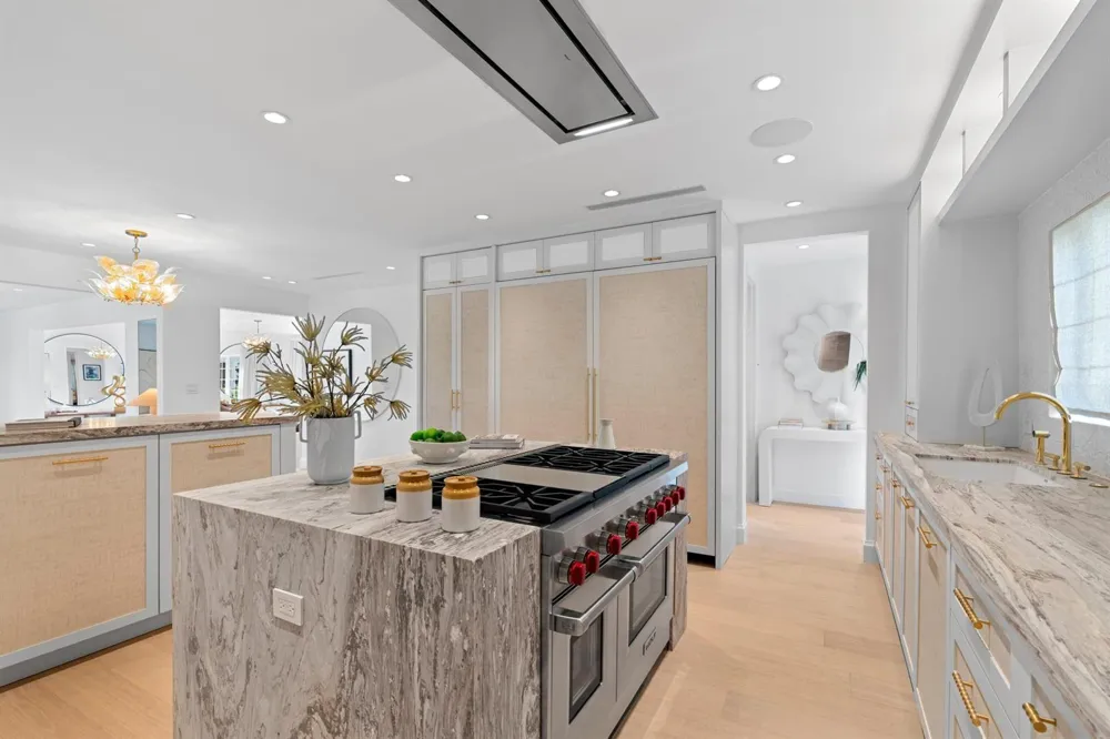 257 Via Linda Palm Beach, FL 33480