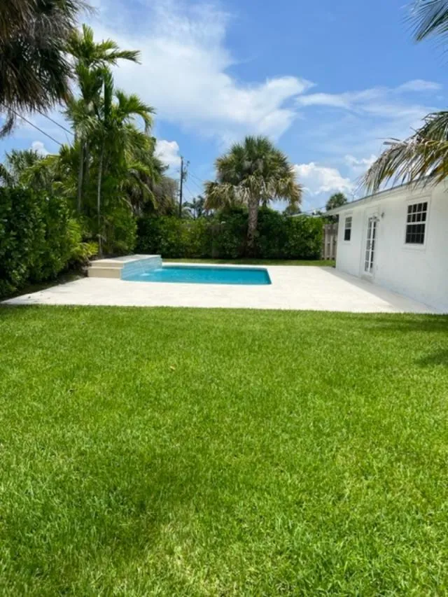 3 Ridgewood Circle Jupiter, FL 33469
