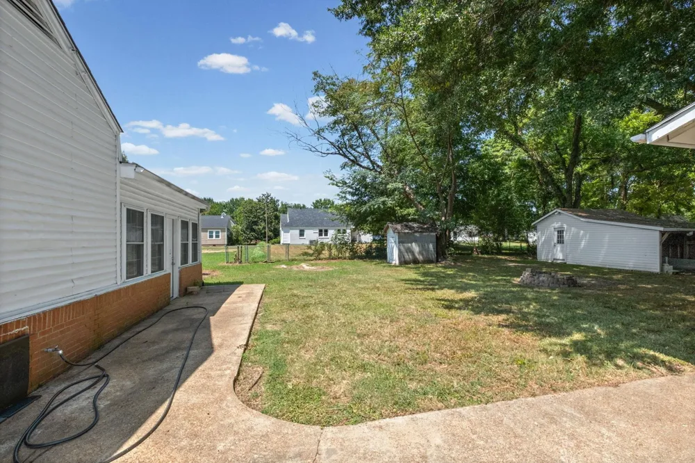 46 CHARLES AVE Munford, TN 38058