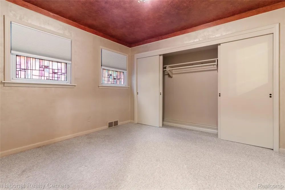9051 Nathaline Redford Charter Township, MI 48239